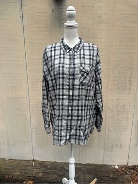 J. Jill Black & White Plaid Button-Down Shirt